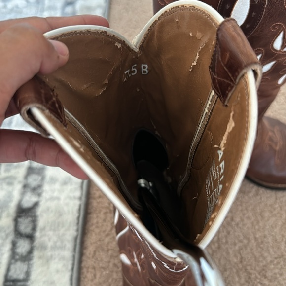 Ariat floral boots 7.5 - Picture 6 of 7